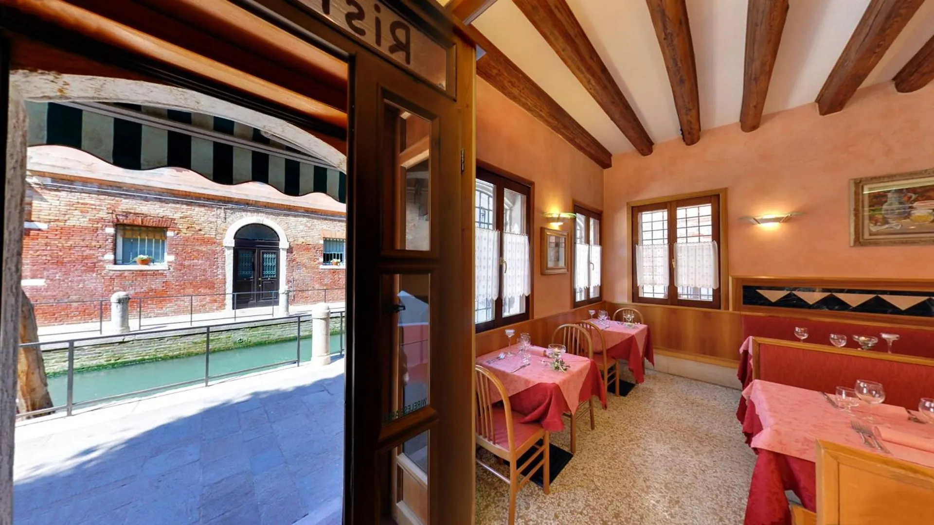 Ca' Messner 5 Leoni Guest house